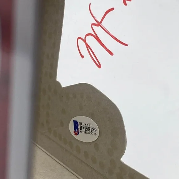 Harley Quinn Pop! Vinyl Figure - Picture 6 of 7